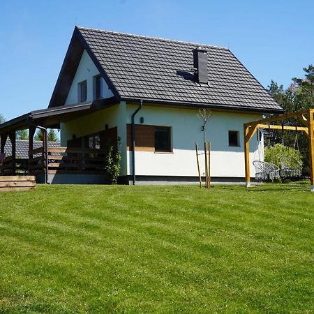 Domek Z Kominkiem Nad Jeziorem Z Jacuzzi Ogrodowym Sumowo  Exteriér fotografie