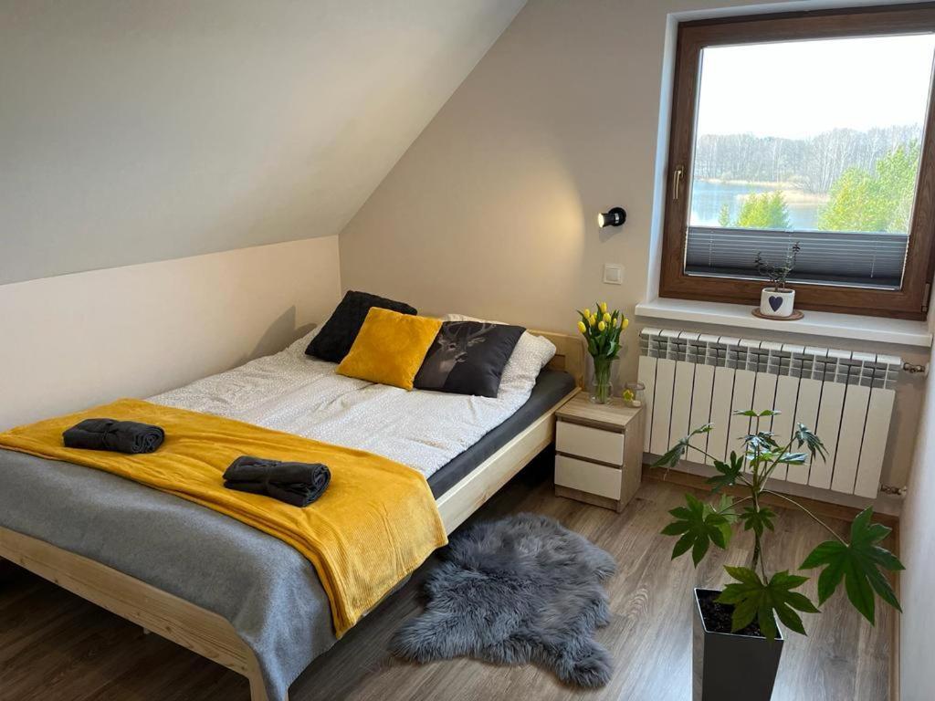 Domek Z Kominkiem Nad Jeziorem Z Jacuzzi Ogrodowym Sumowo  Exteriér fotografie