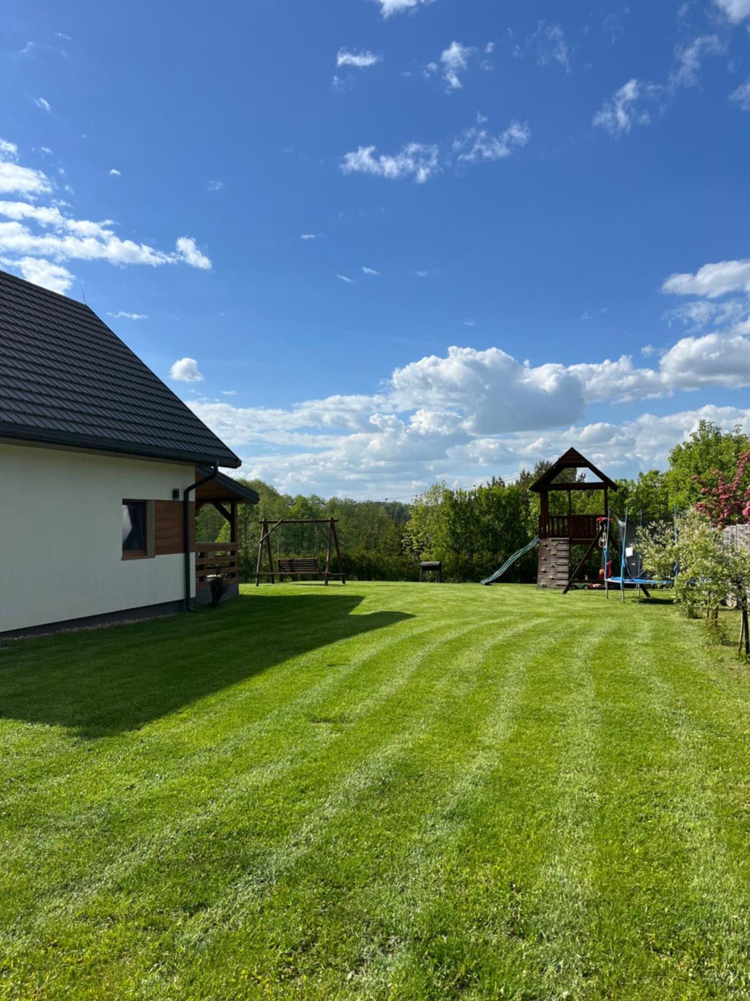 Domek Z Kominkiem Nad Jeziorem Z Jacuzzi Ogrodowym Sumowo  Exteriér fotografie