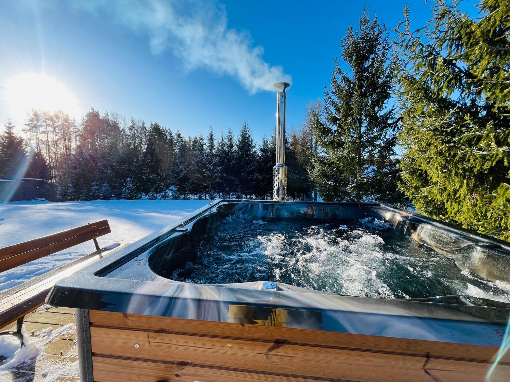 Domek Z Kominkiem Nad Jeziorem Z Jacuzzi Ogrodowym Sumowo  Exteriér fotografie
